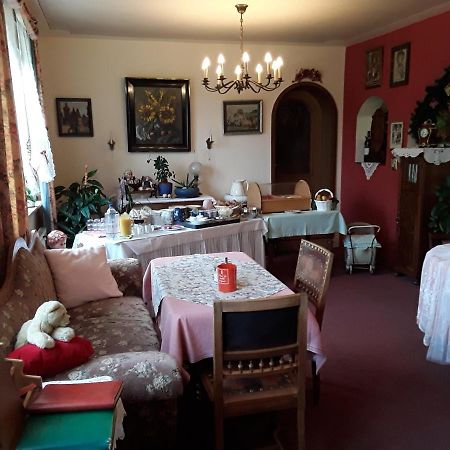 Schillingsfürst Gaestehaus "Gisela" Im Fuerstlichen Fischhaus מראה חיצוני תמונה