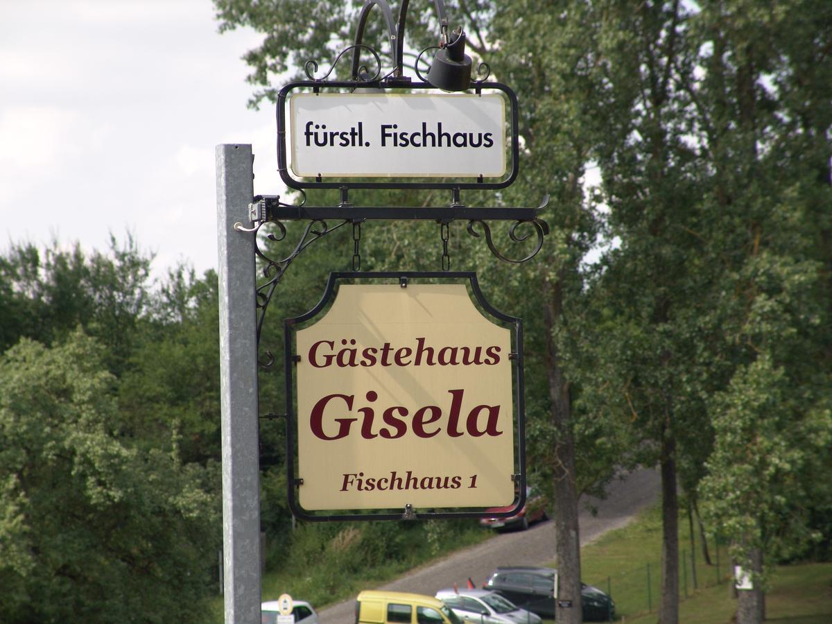Schillingsfürst Gaestehaus "Gisela" Im Fuerstlichen Fischhaus מראה חיצוני תמונה