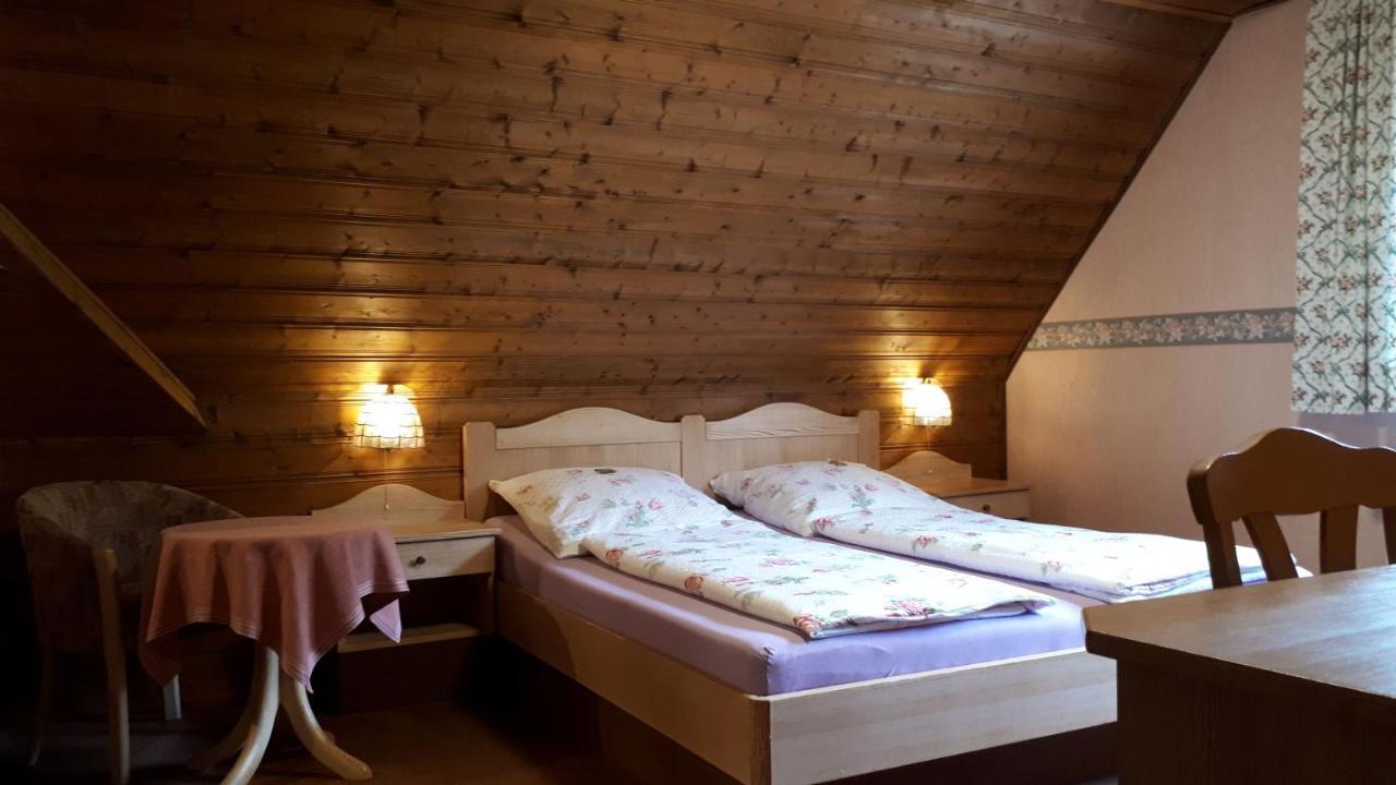 Schillingsfürst Gaestehaus "Gisela" Im Fuerstlichen Fischhaus מראה חיצוני תמונה
