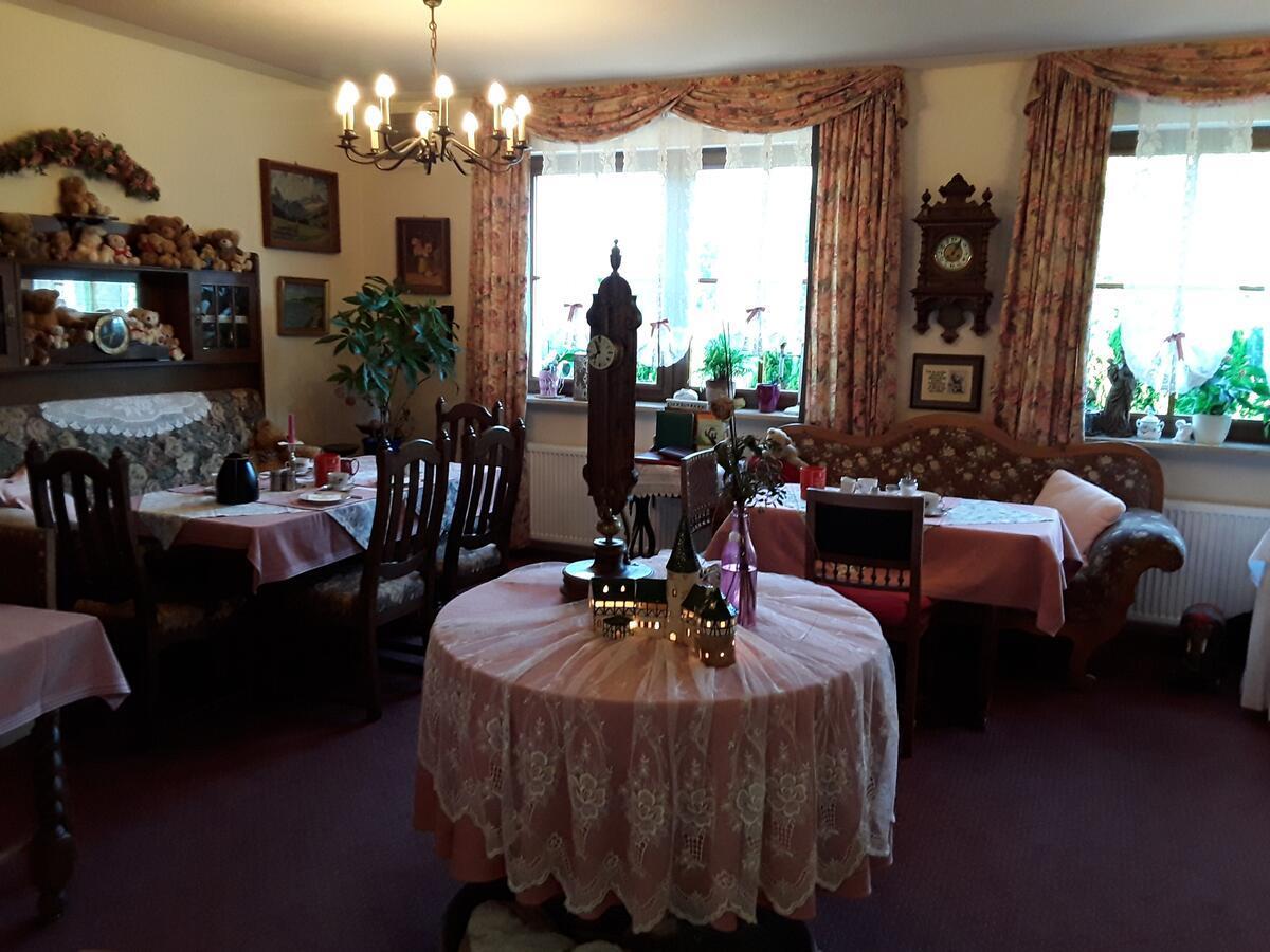 Schillingsfürst Gaestehaus "Gisela" Im Fuerstlichen Fischhaus מראה חיצוני תמונה