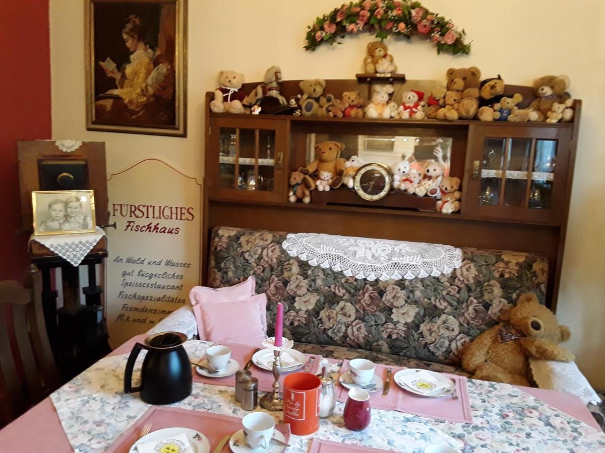 Schillingsfürst Gaestehaus "Gisela" Im Fuerstlichen Fischhaus מראה חיצוני תמונה